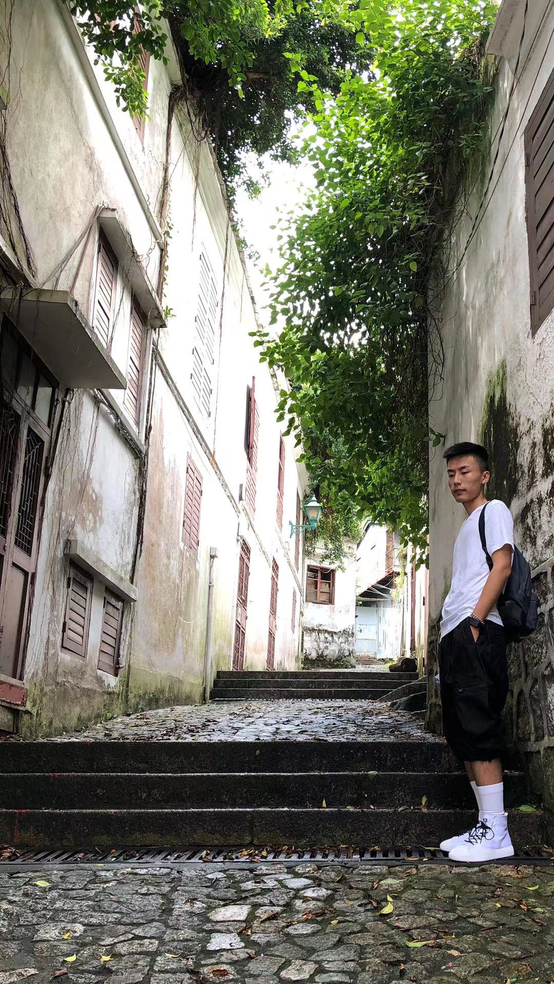 1632649500871099562.png 孔一鉴单人照.png