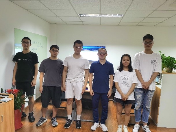 1641345892371076181.jpg 团队照片.jpg