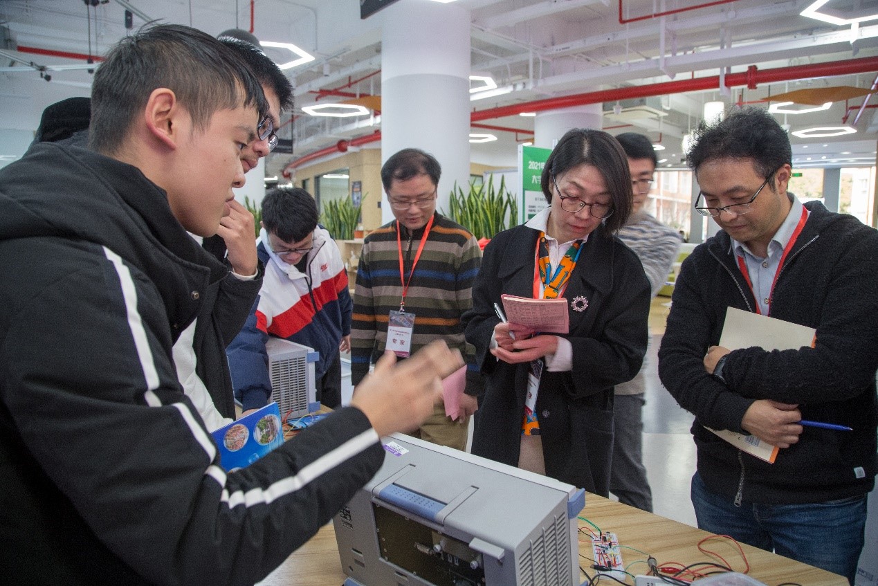 1641895694642009352.jpg 6.jpg