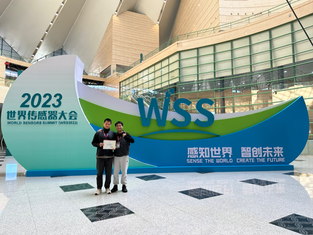 图6参赛现场成员合照.png 图6参赛现场成员合照.png