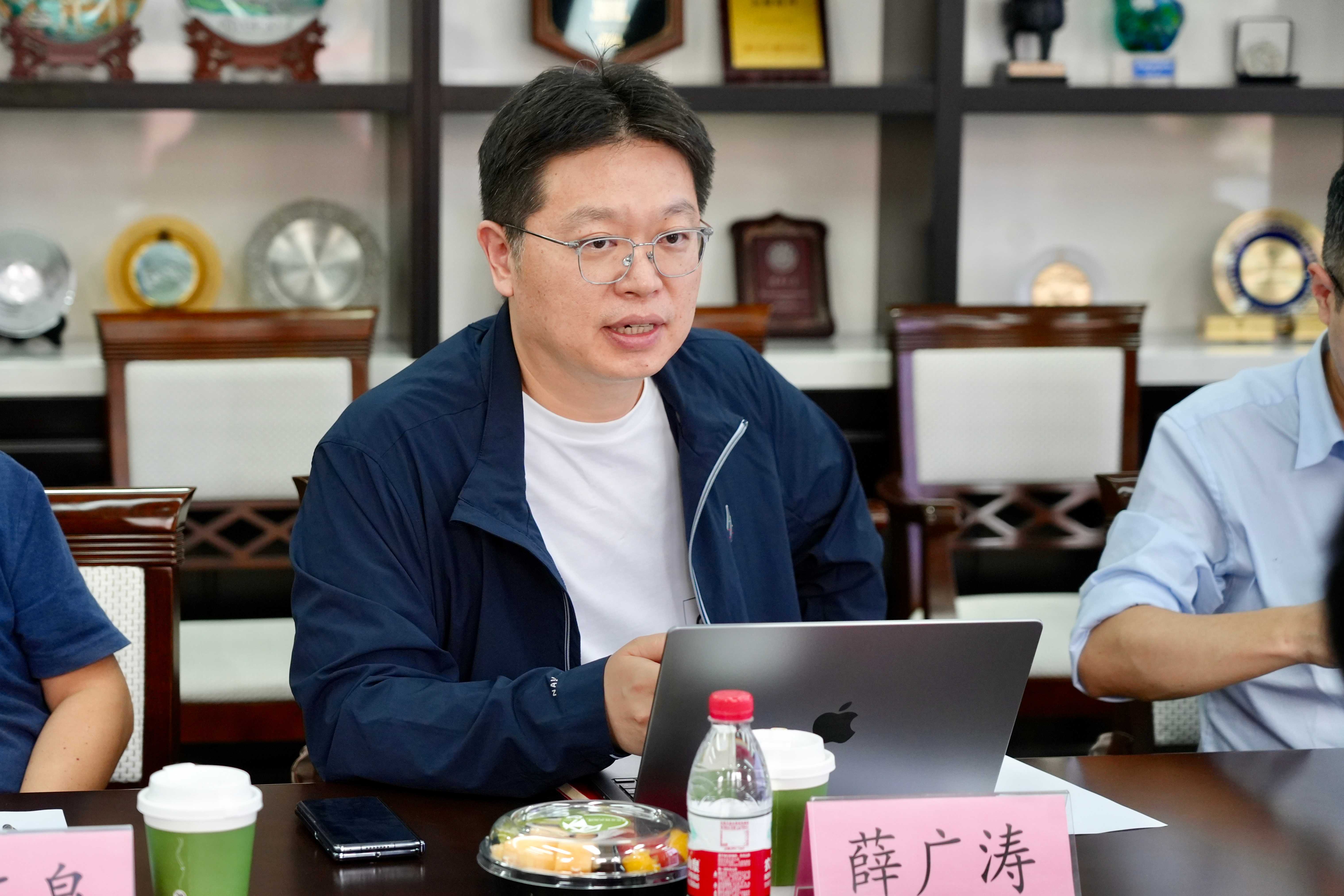 b3bfa1806016438f5a35e320215f8ec.jpg b3bfa1806016438f5a35e320215f8ec.jpg